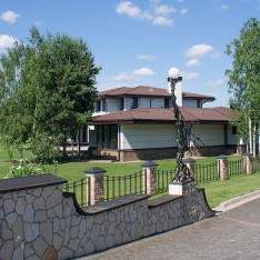 Мост через озеро, вид 1, коттеджный поселок Онегино Мост через озеро, вид 1, поселок Онегино