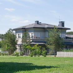 Поселок Онегино живет